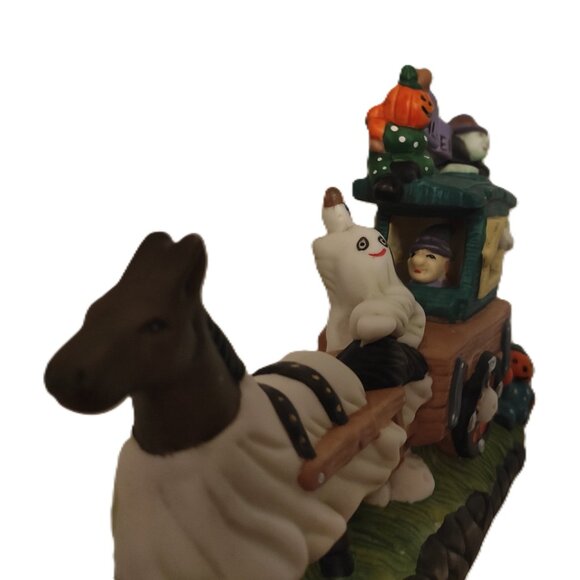 Vintage Spooky Hollow Porcelain Haunted Coach Carriage Wagon Halloween Village - Picture 4 of 5
